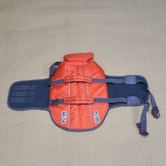 Outward Hound dog life jacket size M